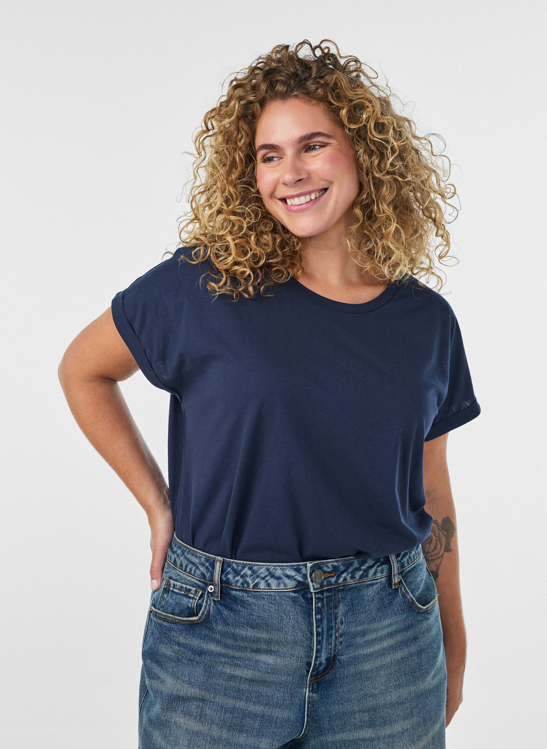 Kort&aelig;rmet t-shirt i bomuldsblanding, Bl&aring;, Model