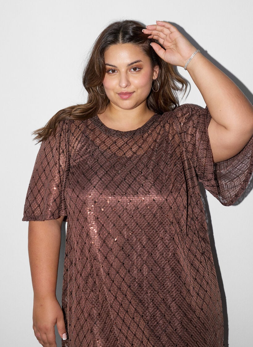 Kort pailletkjole med diamantm&oslash;nster, Brun, Model image number 3