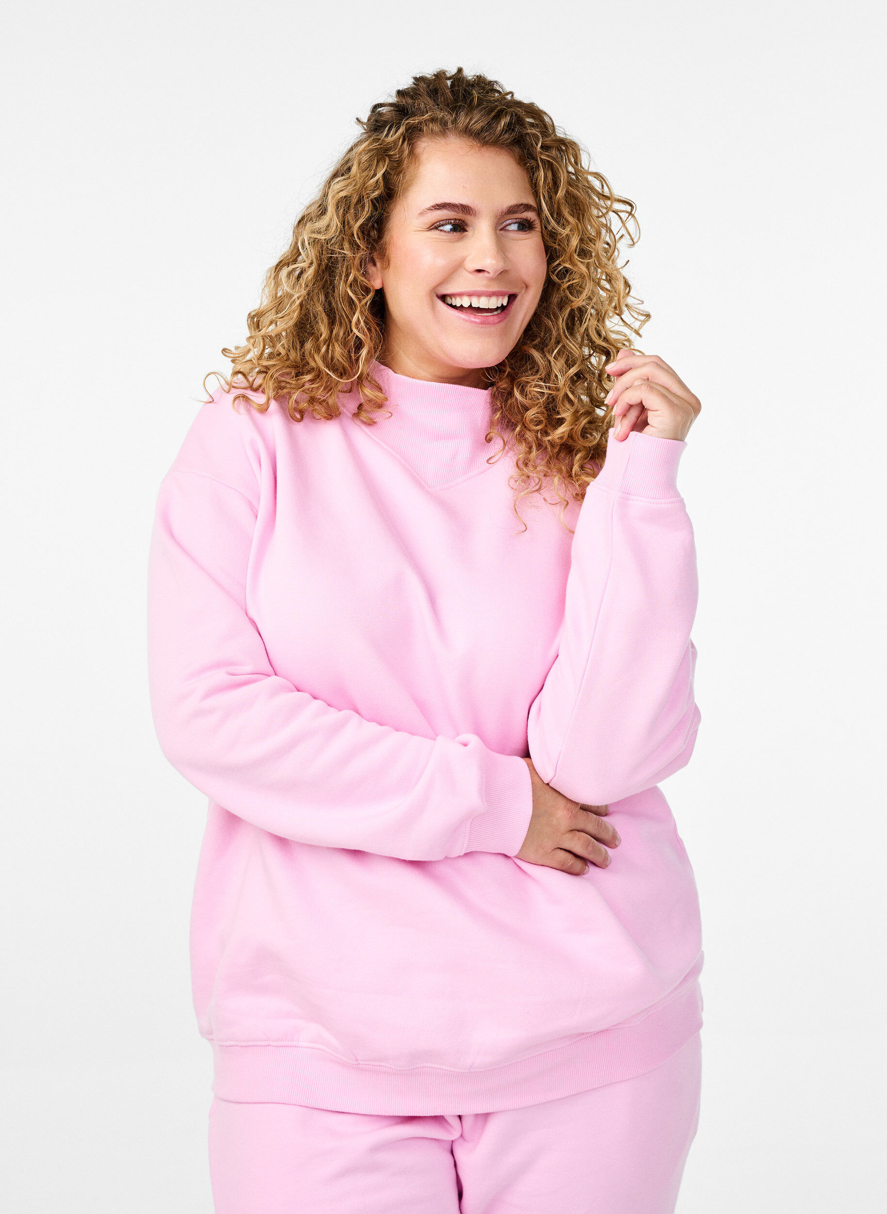 Zizzi Sweatshirt med h&oslash;j krave og lange &aelig;rmer, Lyser&oslash;d, Model image number 0