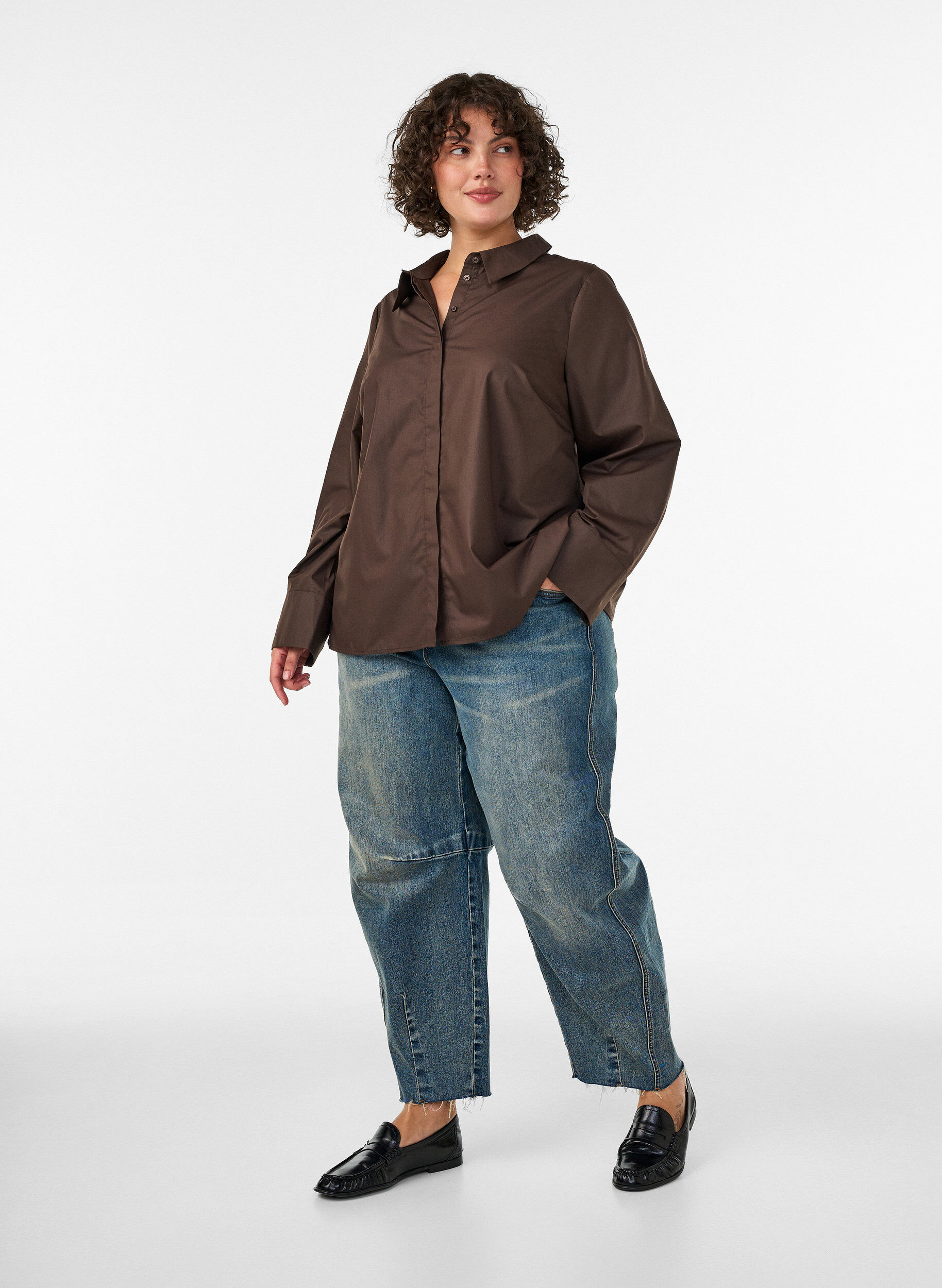 ZizziSkjorte med dekorativ rygdetalje, Brun, Model image number 1