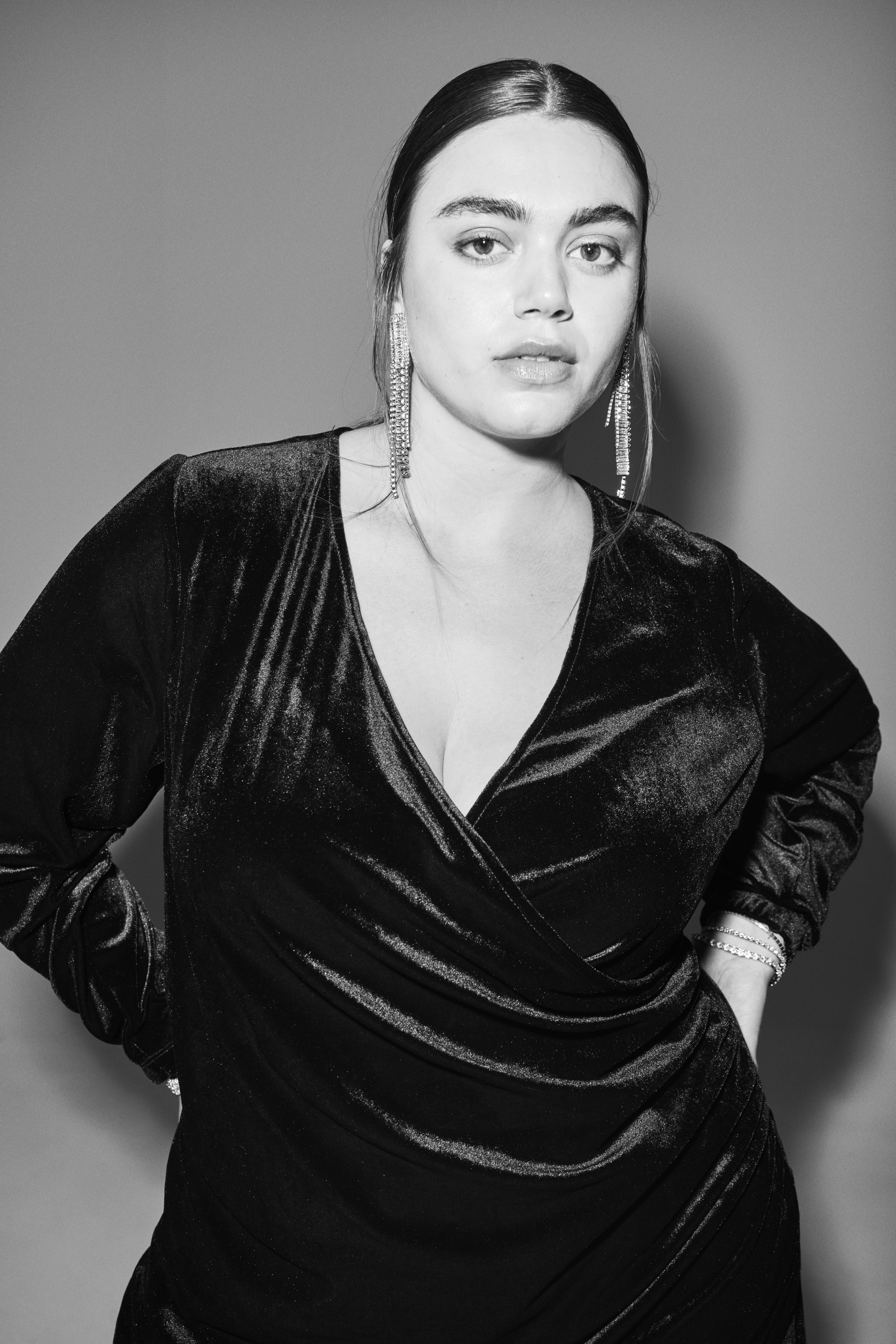 Zizzi Velours&aelig;t med detaljer, , Model