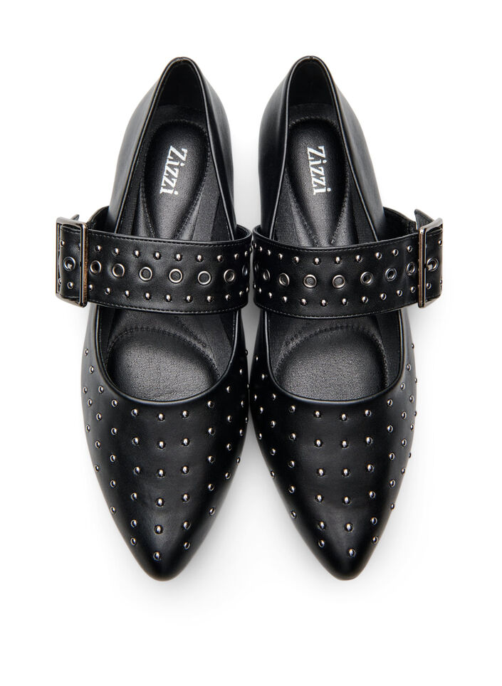 Wide fit - Spids ballerina med spænde og nitter, Sort, Packshot