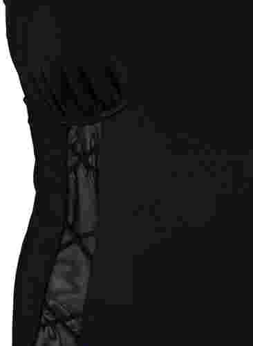 Badedragt med bøjle og stringdetalje, Black, Packshot image number 2