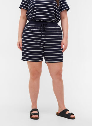 Løse bomulds shorts med striber, Night Sky w. Egret, Model image number 2