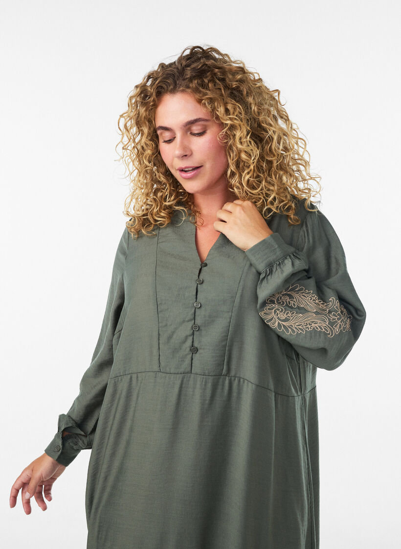 Viskosekjole med broderi og fl&aelig;selag, Gr&oslash;n, Model image number 2