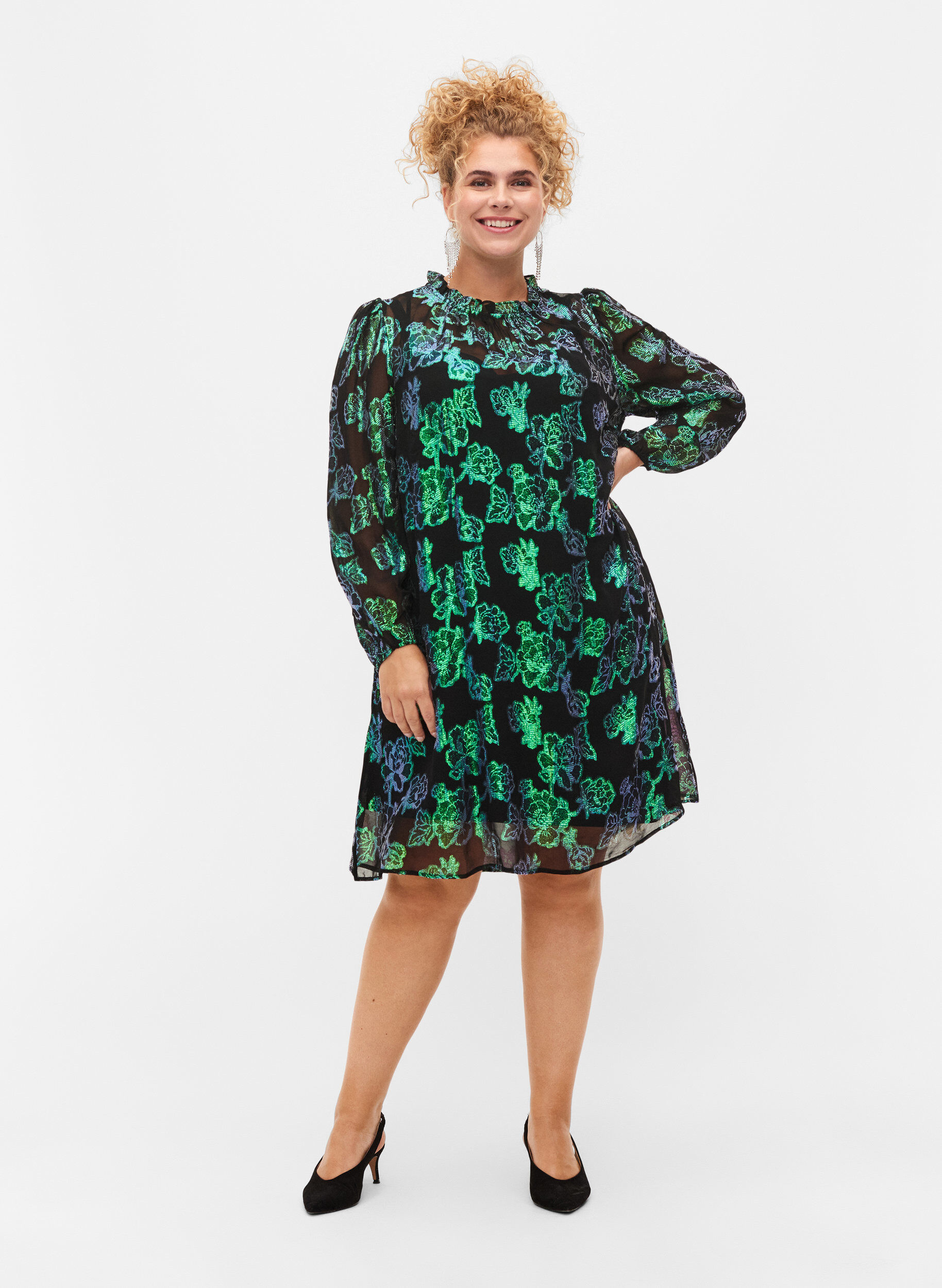 Zizzi Blomstret viskosekjole med lurex struktur, Black w. Green Lurex, Model image number 2