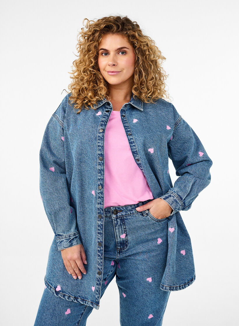 Løs denimskjorte med broderede hjerter, Light Blue Heart, Model image number 0