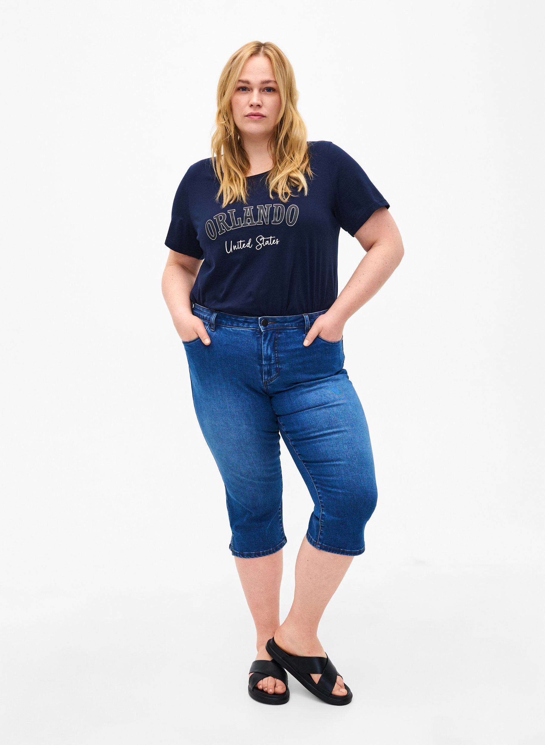 Zizzi Bomulds t-shirt med tekst, Navy B. Orlando, Model image number 2