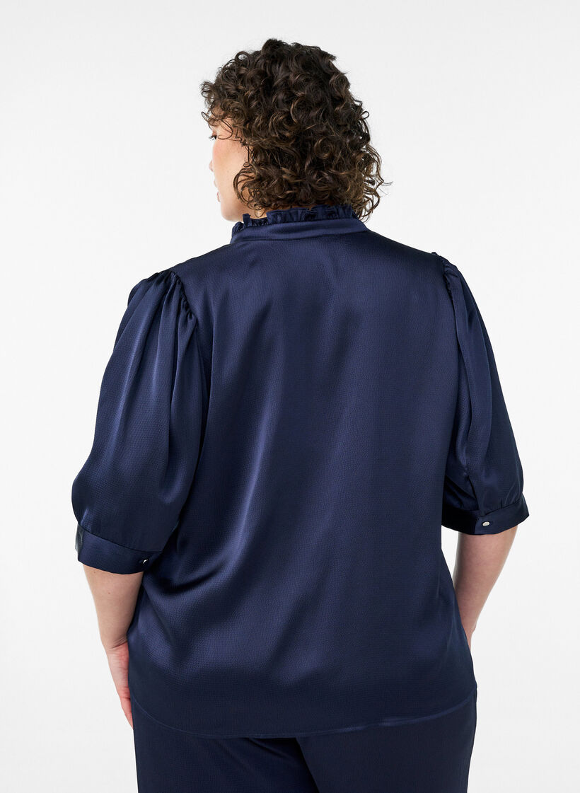 Bluse i satin-look med 1/2 &aelig;rmer og fl&aelig;sekrave, Bl&aring;, Model image number 2