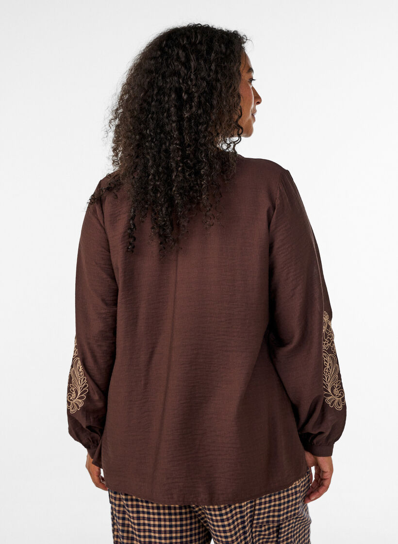 Skjorte i viskose med broderi p&aring; &aelig;rmer, Brun, Model image number 2