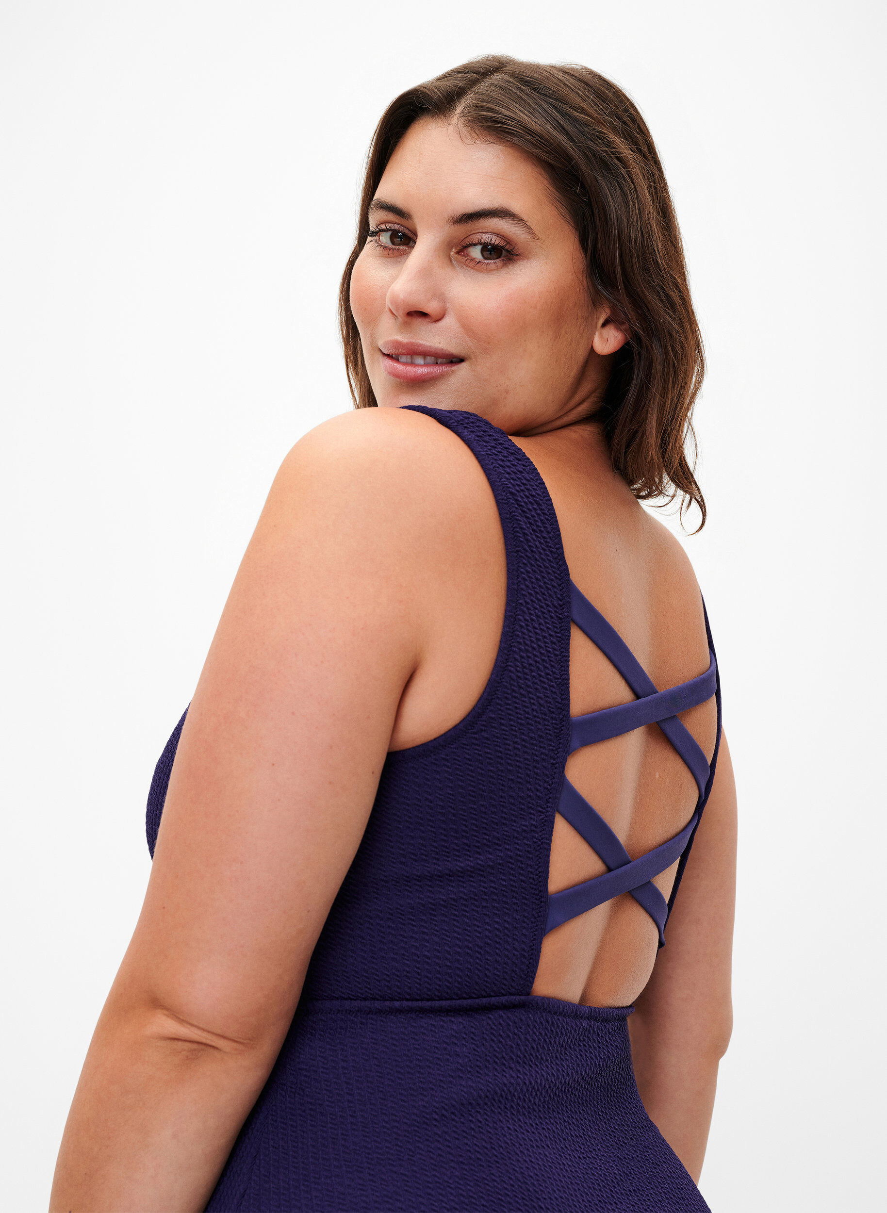 Zizzi Badedragt med krydsdetalje p&aring; ryggen, Astral Aura, Model image number 2