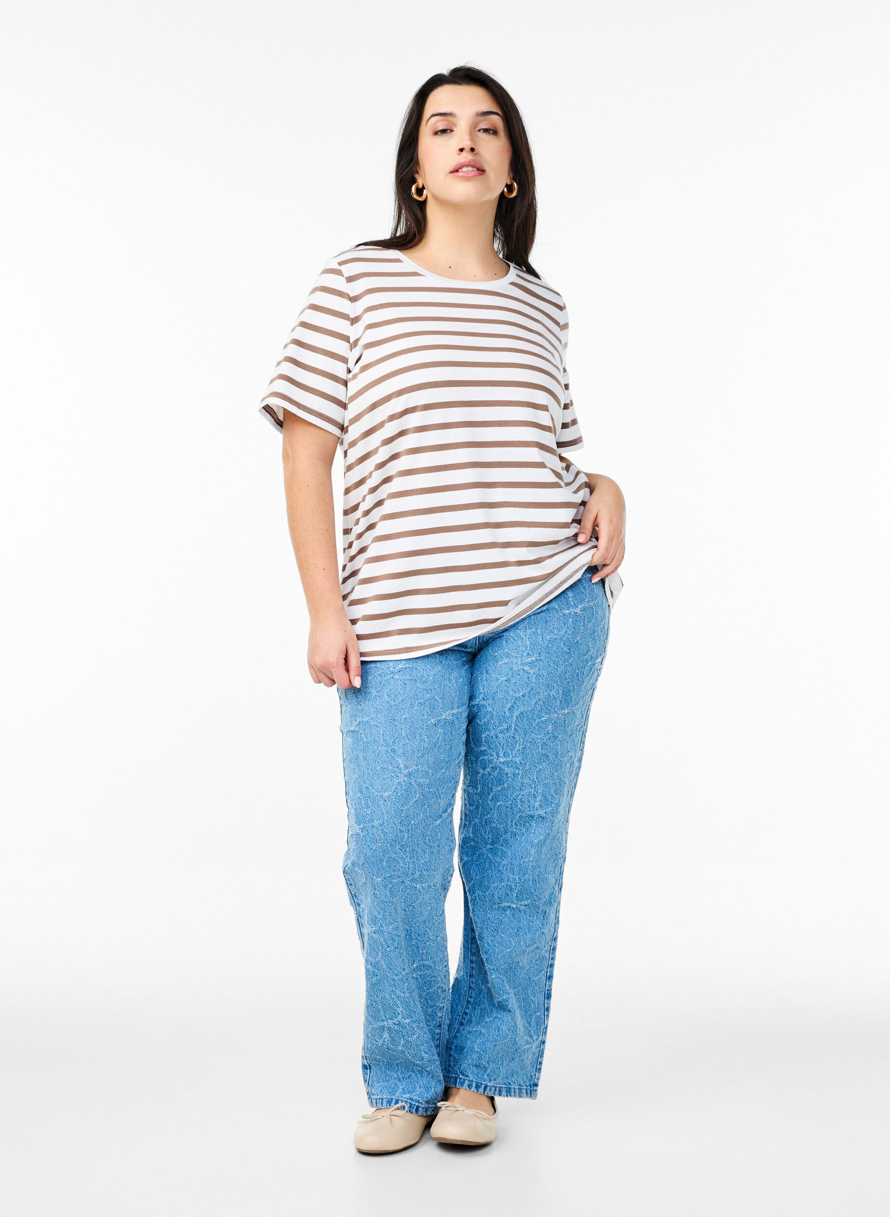 Zizzi Stribet t-shirt i &oslash;kologisk bomuld, Brun, Model image number 1