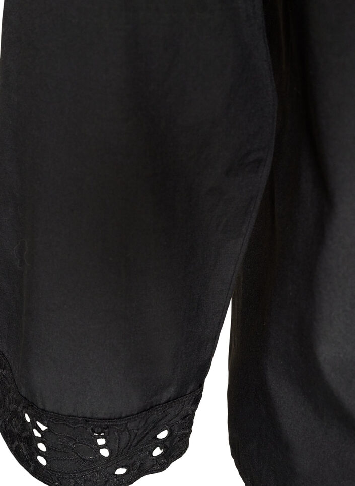 Skjortebluse med broderie anglaise, Sort, Packshot image number 3