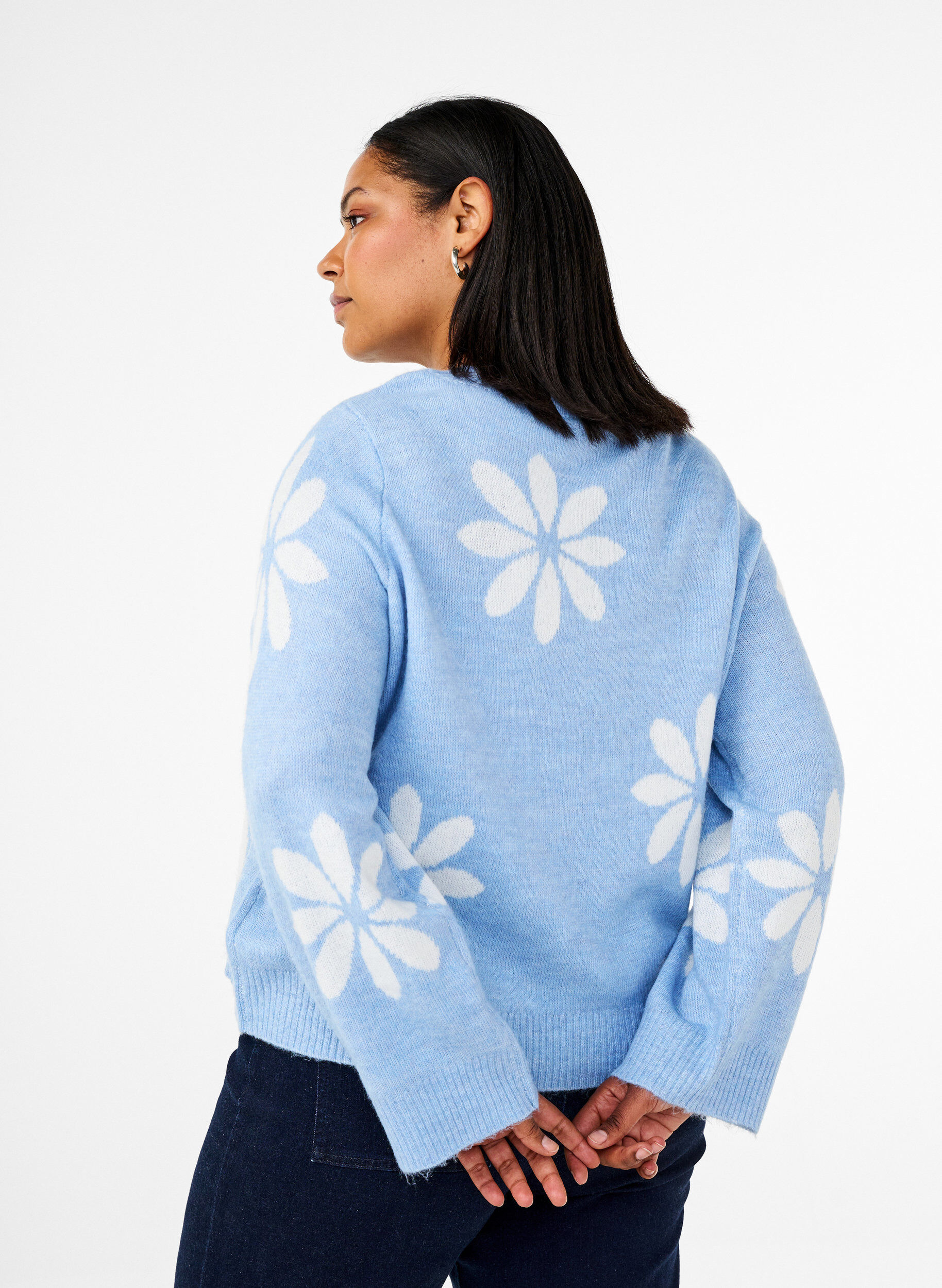 Zizzi Strikbluse med blomster, Della R. Blue Comb, Model image number 1