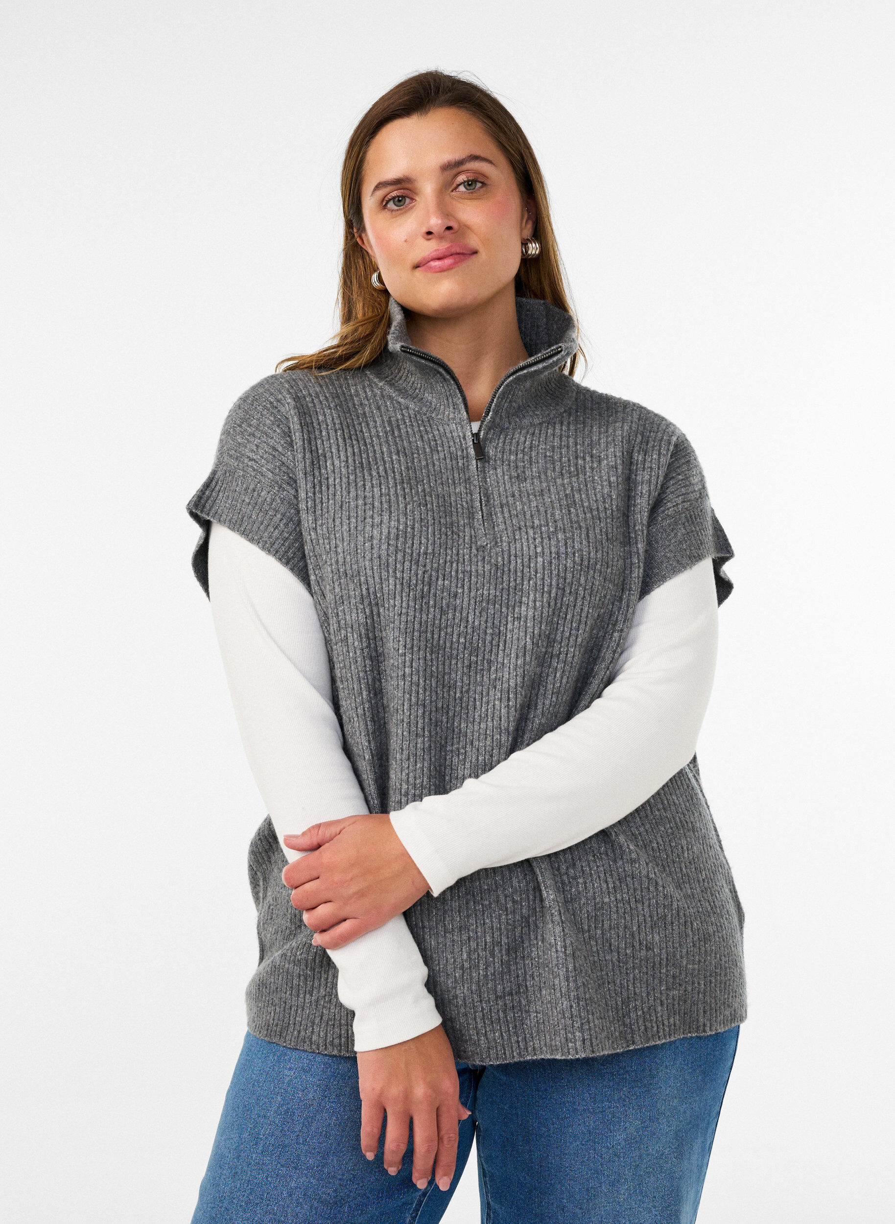 ZizziStrikvest med h&oslash;j krave og kort lynl&aring;s, Gr&aring;, Model image number 0
