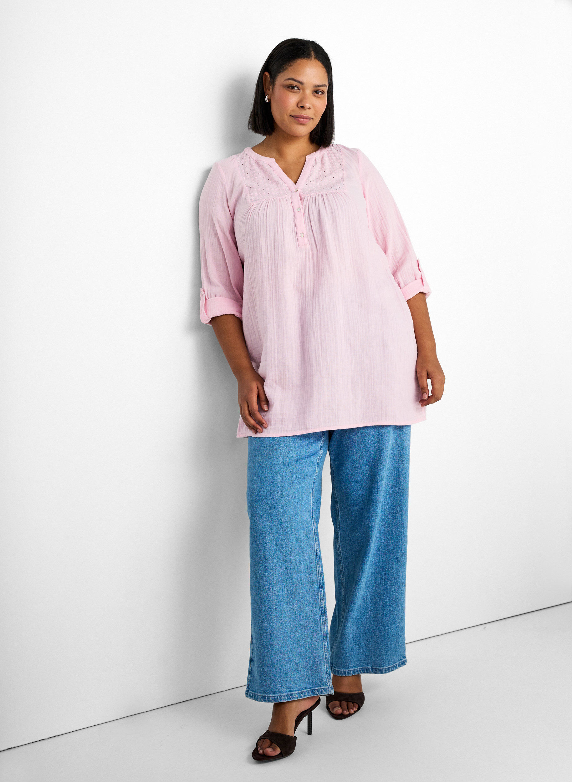 Tunika i bomuldsmusselin med broderi anglaise