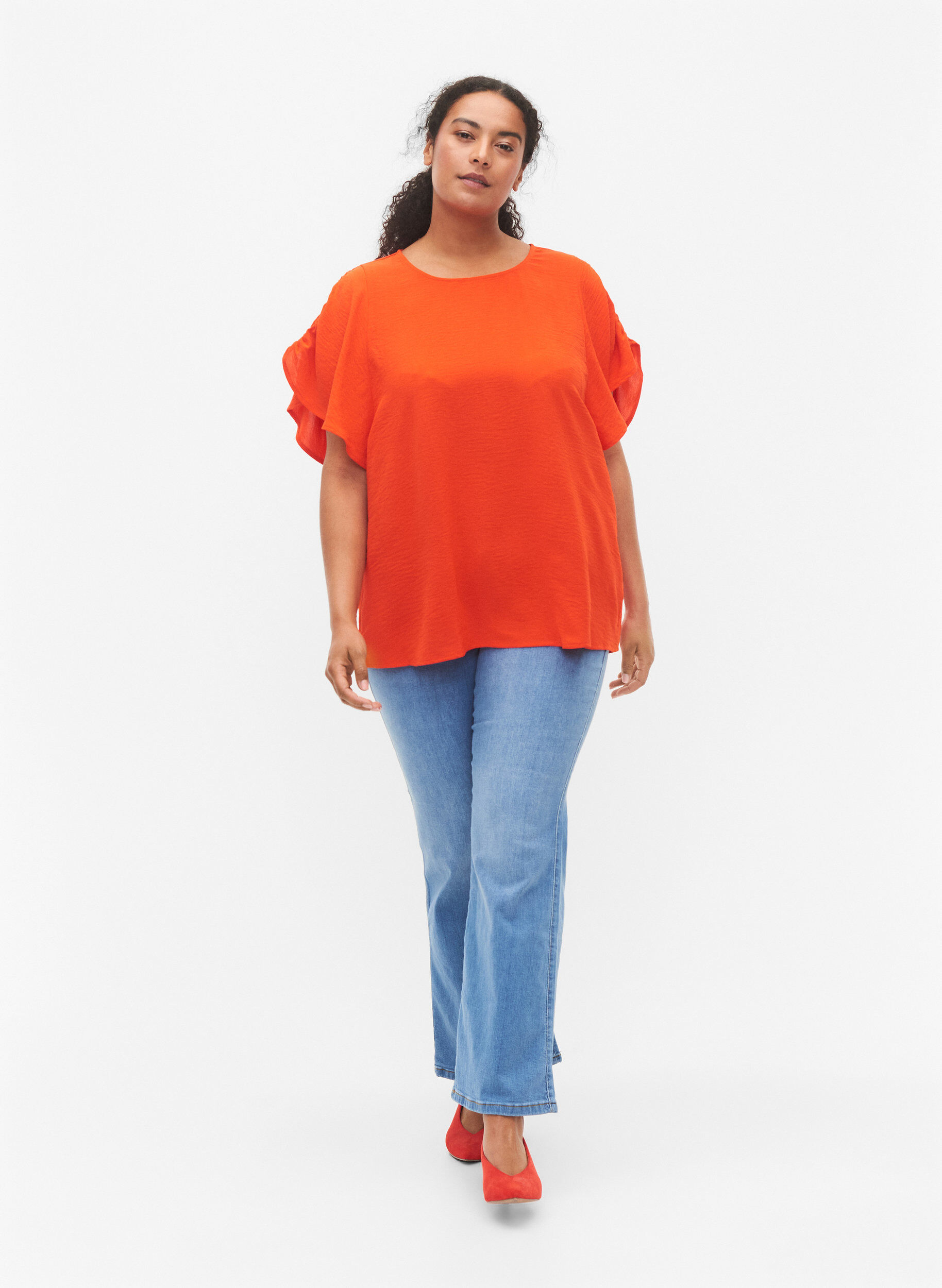 Zizzi Kort&aelig;rmet bluse med rynker, Orange.com, Model image number 3