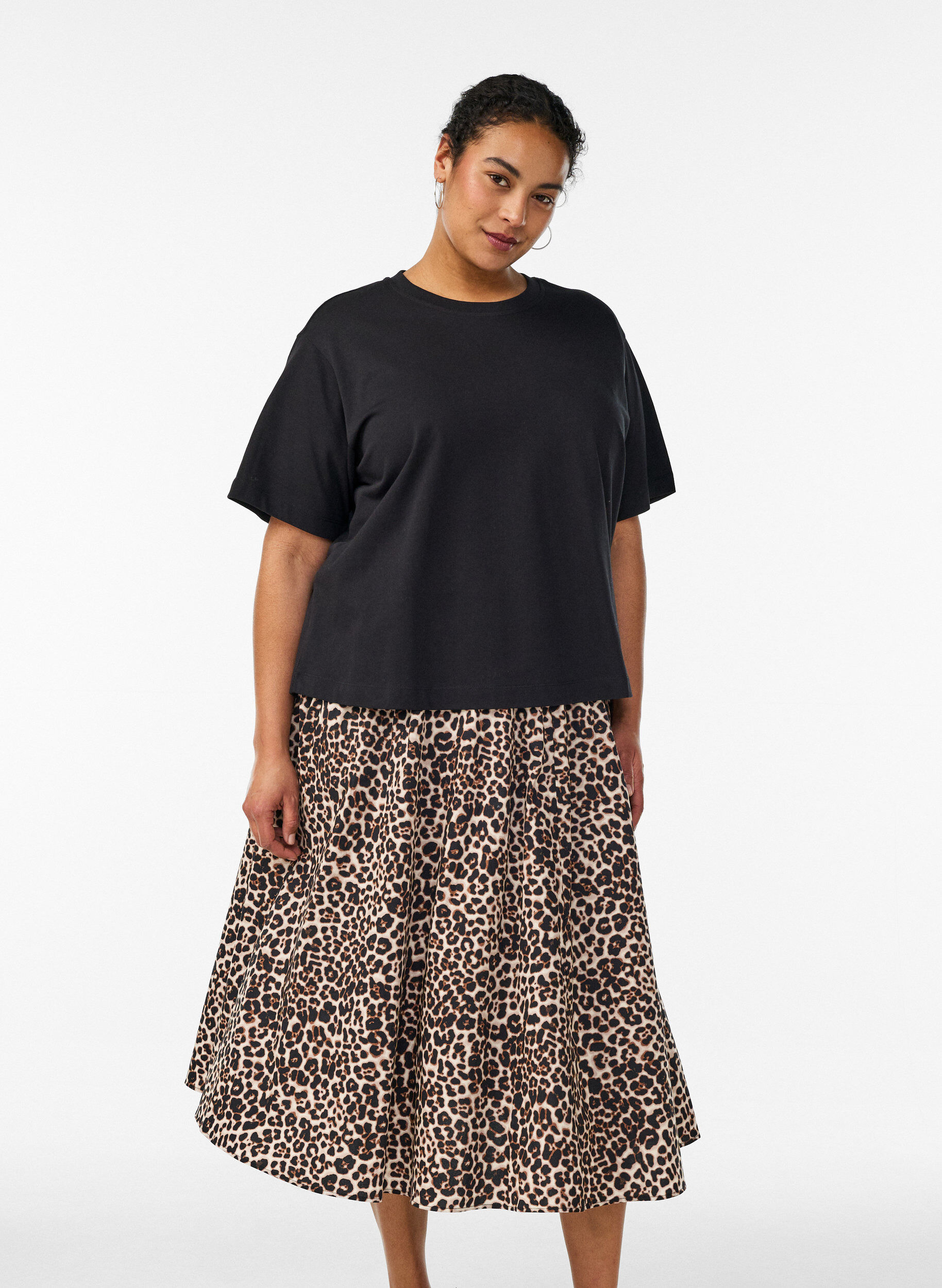 Midinederdel med leopardprint og A-form, , Model
