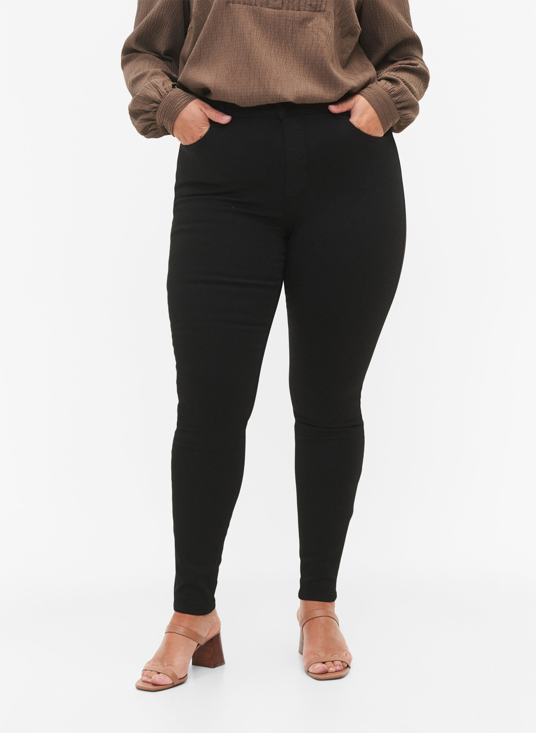 Zizzi Stay black Amy jeans med h&oslash;j talje, Sort, Model image number 3