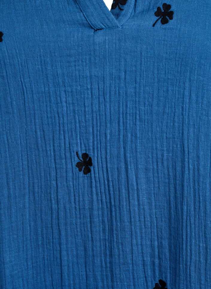 Kort kjole i bomuldsmusselin med broderede blomster, Blå, Packshot image number 2