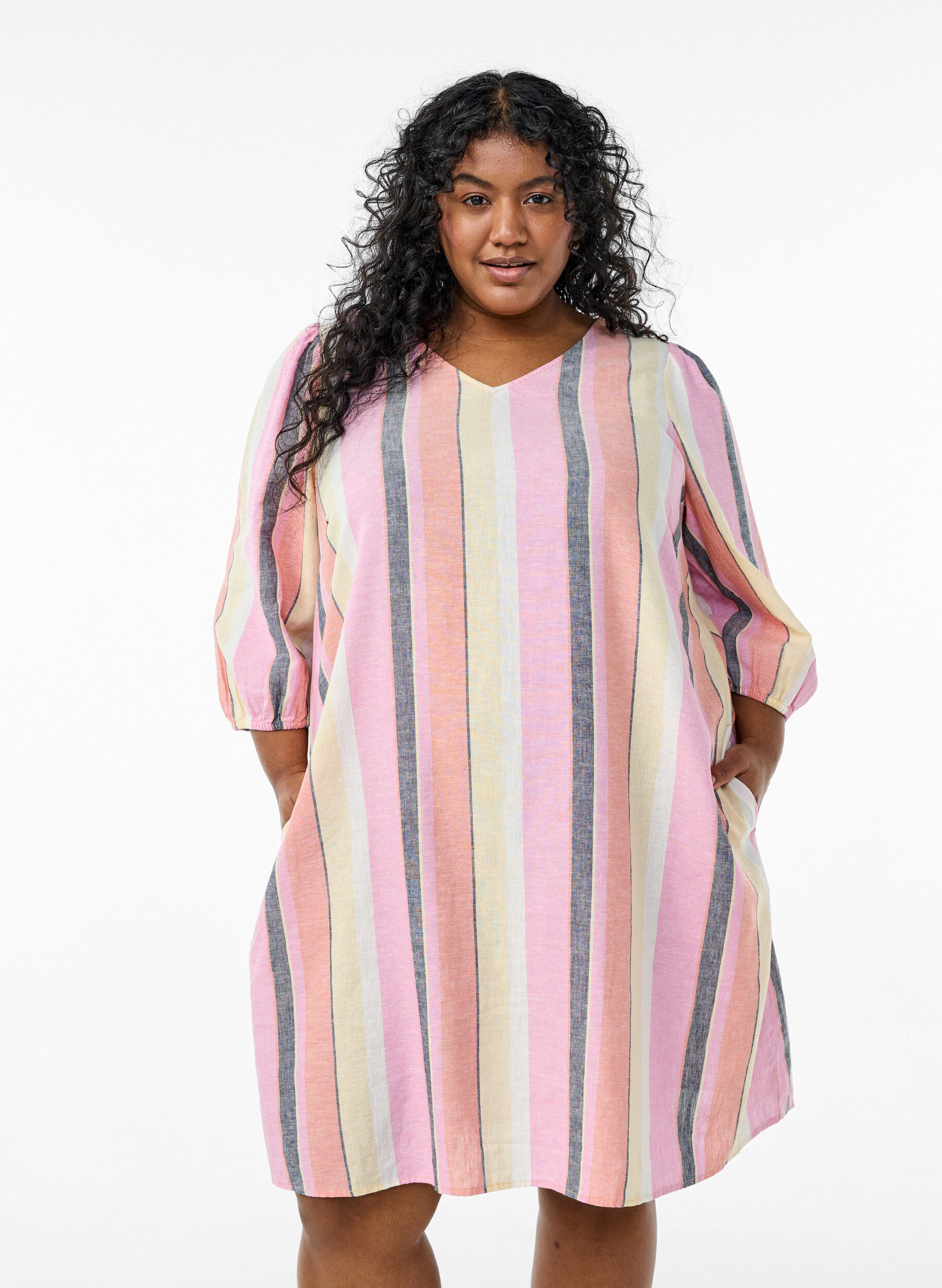 Zizzi Kort kjole i h&oslash;r og viskose med 3/4 &aelig;rmer, Gul, Model image number 0