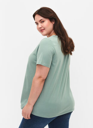Ensfarvet basis t-shirt i bomuld, Chinois Green, Model image number 1