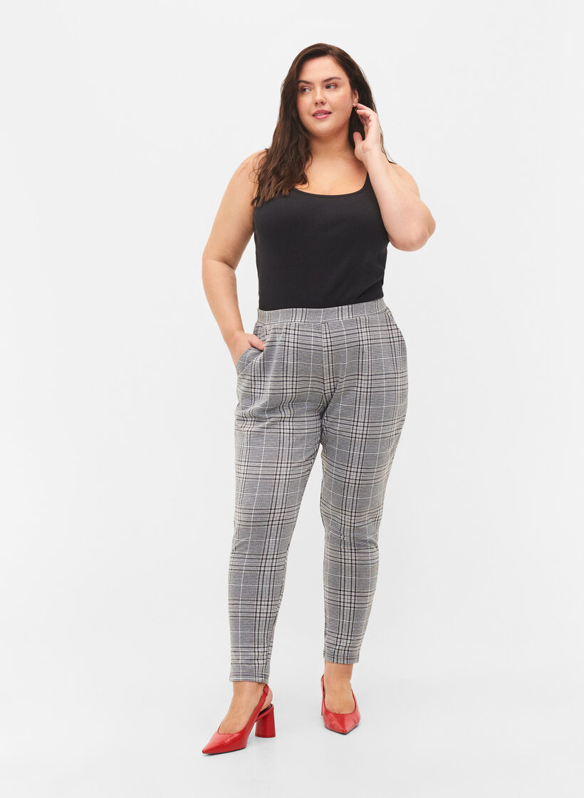 Cropped Maddison bukser med ternet mønster, Black Check, Model image number 0