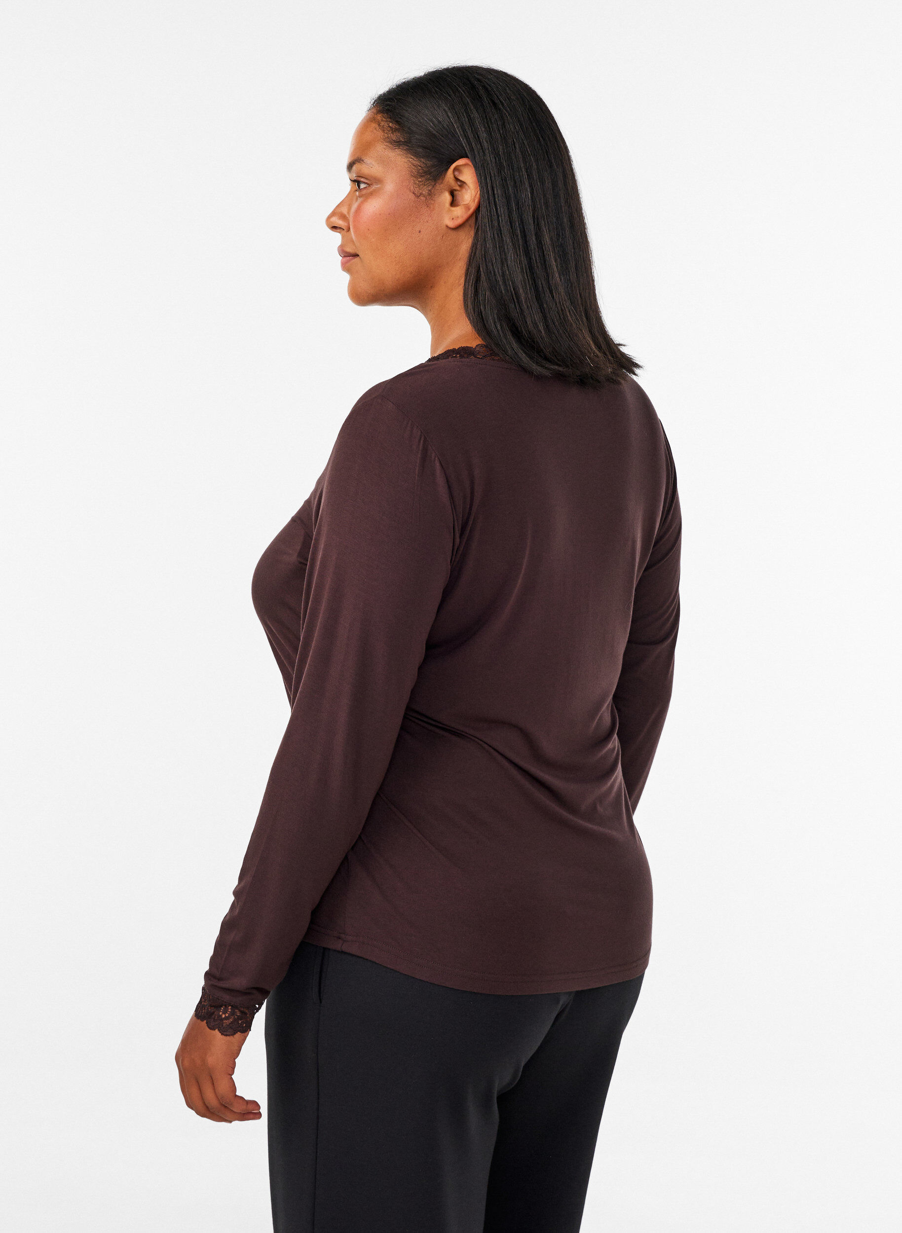 ZizziViskosebluse med blondekanter og V-hals, Brun, Model image number 2