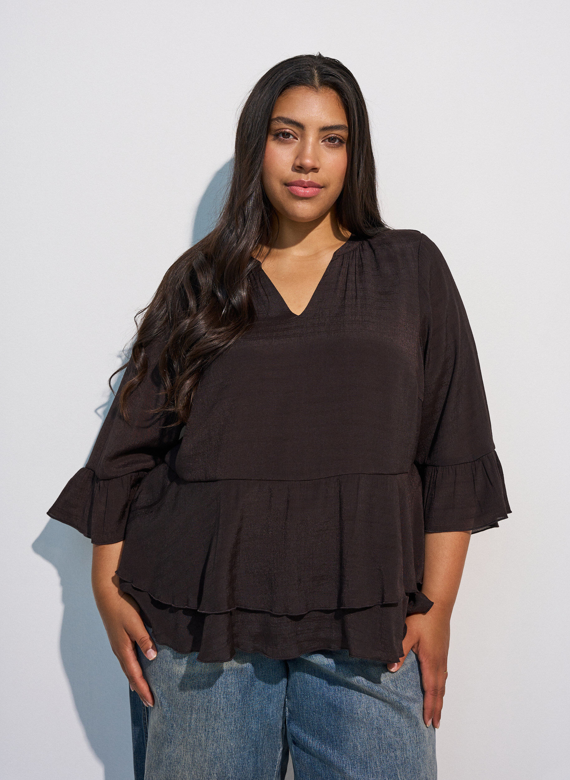 Bluse med 3/4-&aelig;rmer og fl&aelig;sedetaljer, Brun, Model