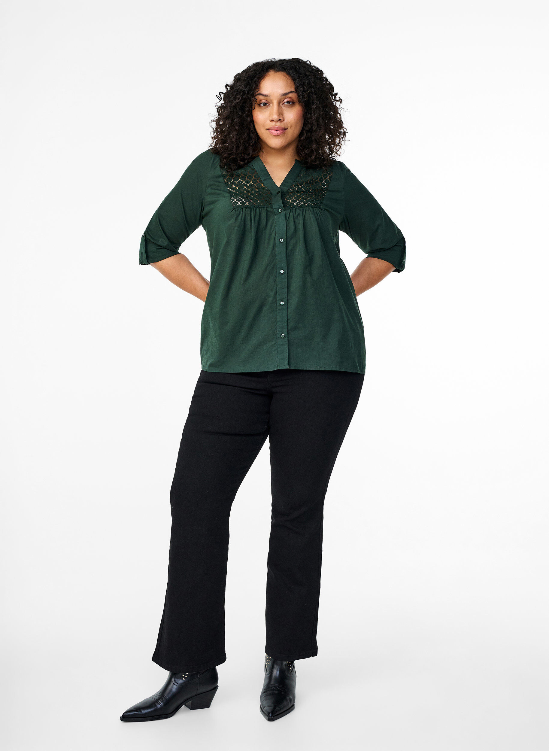 Zizzi FLASH - Skjortebluse med crochetdetalje, Scarab, Model image number 2