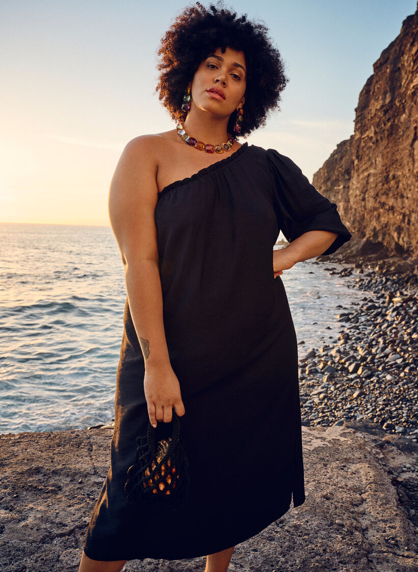 One-shoulder kjole i viskose, Sort, Image image number 0