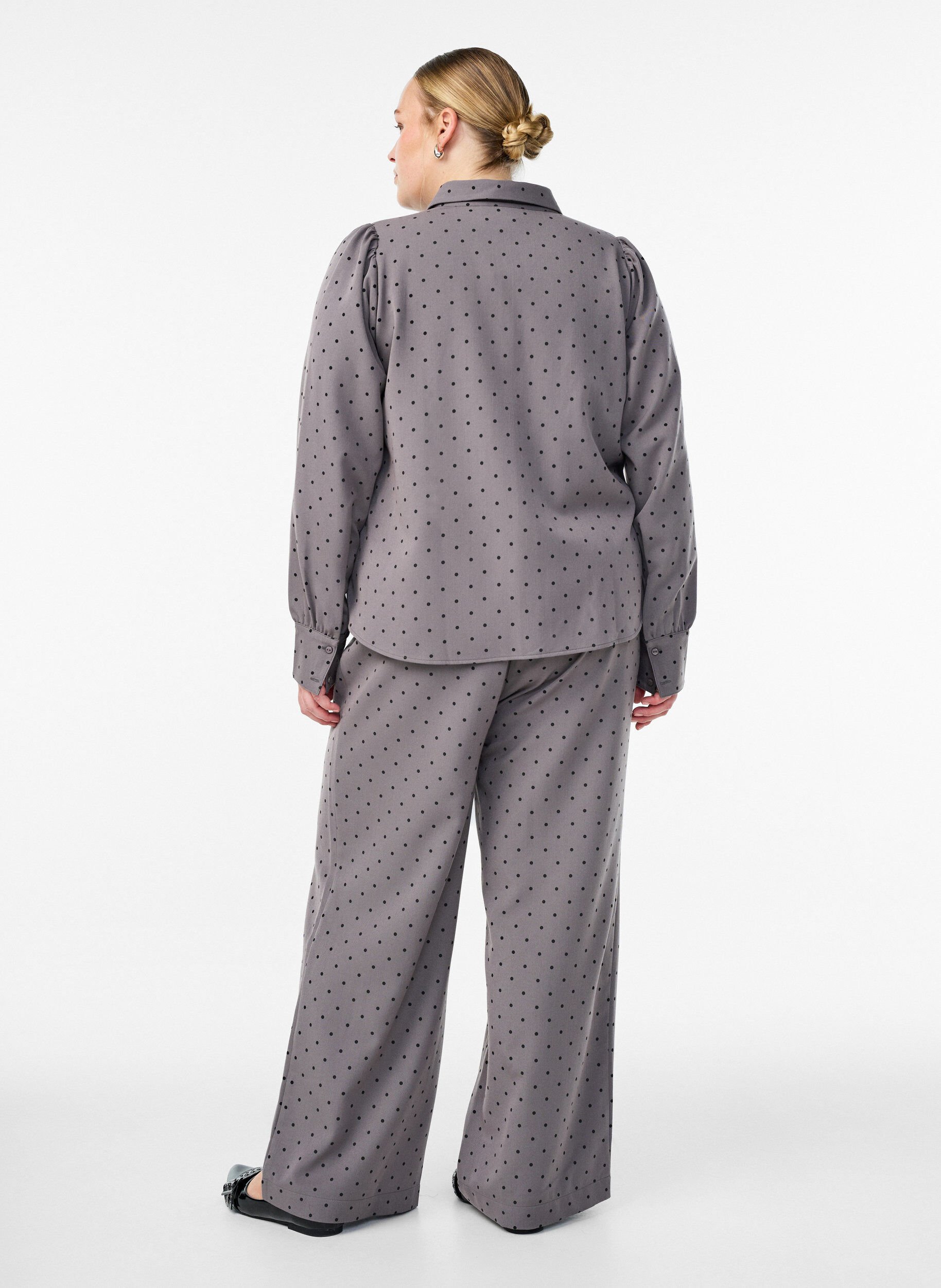 Zizzi Bukser med vidde og h&oslash;j talje, Gr&aring;, Model image number 1