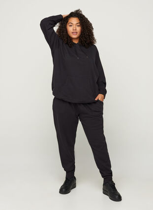 Bomulds sweatshirt med hætte og lomme, Black, Model image number 2