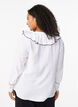 Langærmet skjortebluse i viskose med flæse, Hvid, Model image number 2