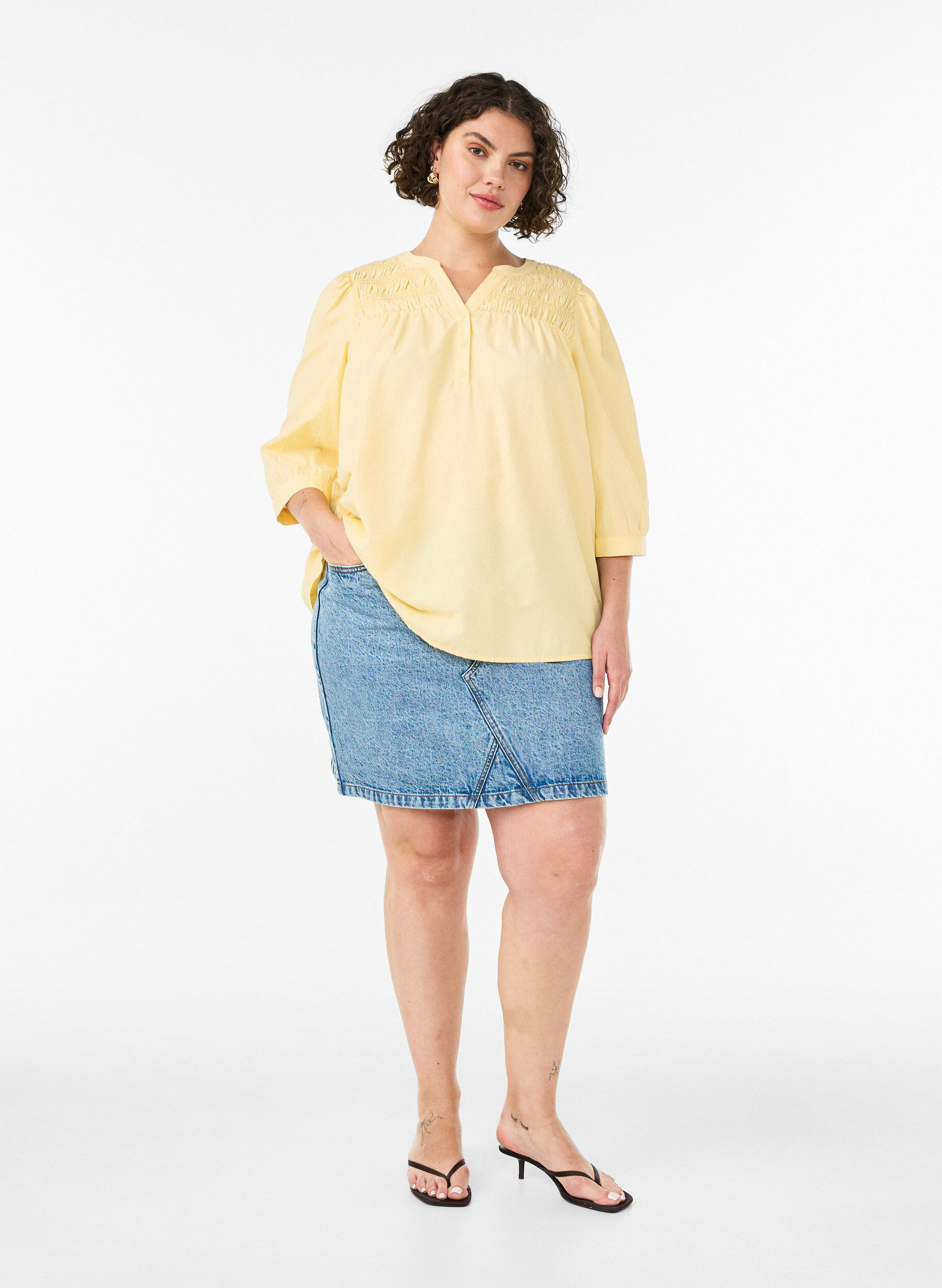 ZizziBluse med smock og 3/4-&aelig;rmer, Gul, Model image number 1