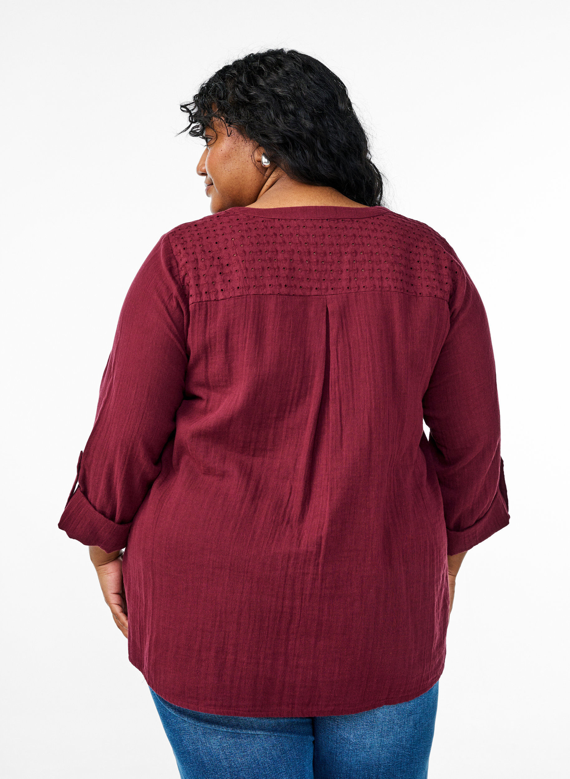 Zizzi Bluse i bomuldsmusselin med broderi anglaise, M&oslash;rk Bordeaux, Model image number 2