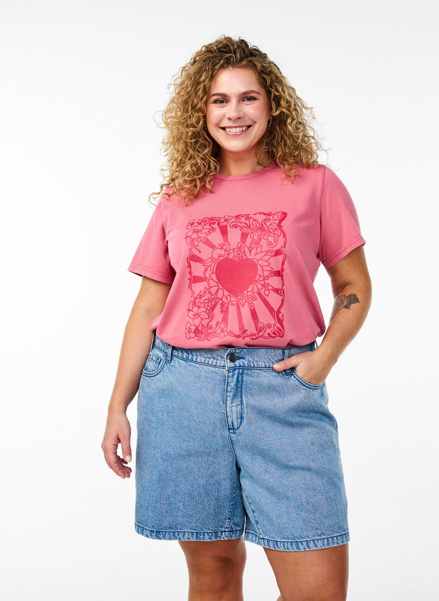 Zizzi L&oslash;se denimshorts med h&oslash;j talje, Bl&aring;, Model image number 0