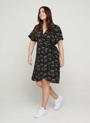 Wrap kjole i print med korte ærmer, Black Yellow AOP, Model image number 2