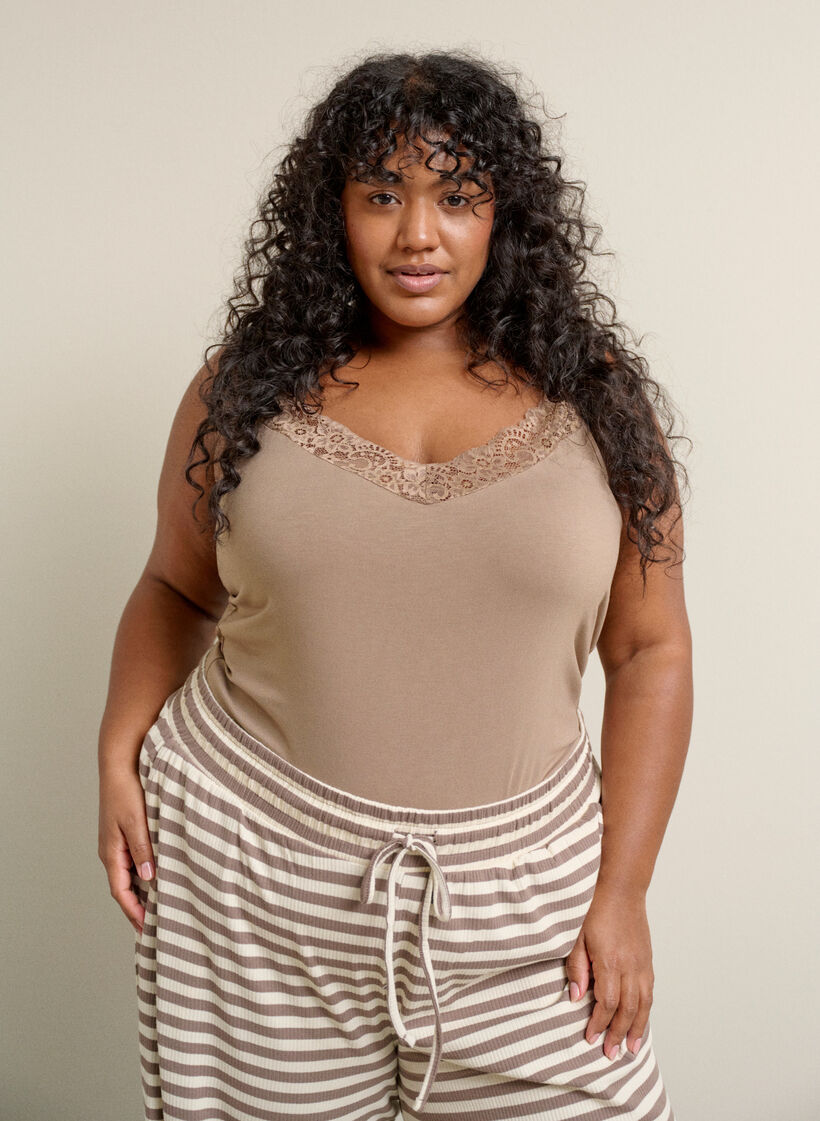 Viskose top med blondekant, Beige, Image image number 0