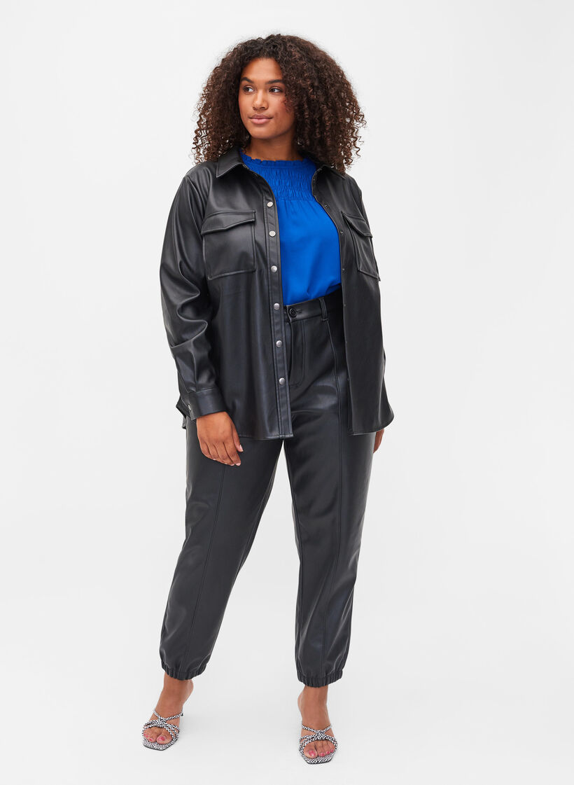 Bukser i imiteret læder, Black, Model image number 0