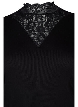 Højhalset bluse med blonder , Black, Packshot image number 2
