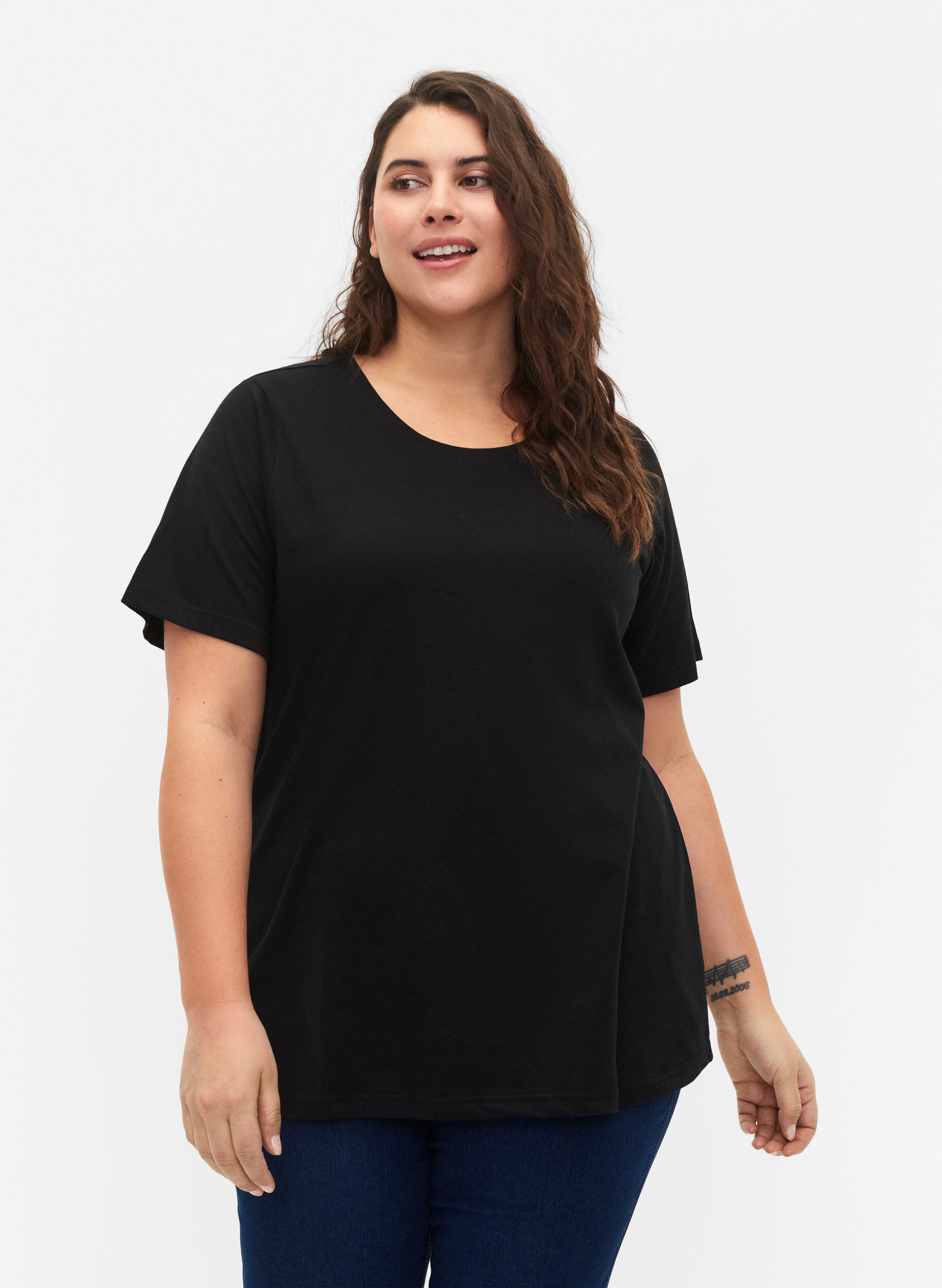 Zizzi FLASH - 2-pak t-shirts med rund hals, Black/Black, Model image number 0