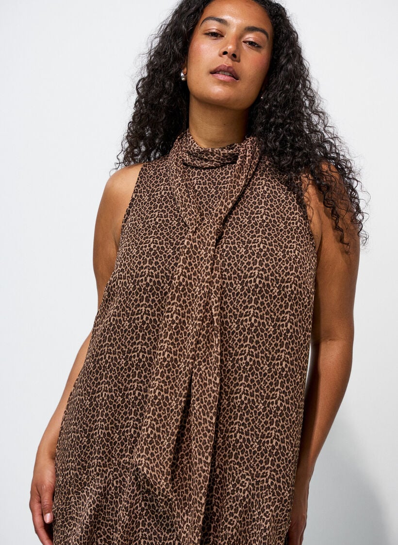 Midikjole i chiffon med leopardprint og bindeb&aring;nd, Brun, Model image number 2