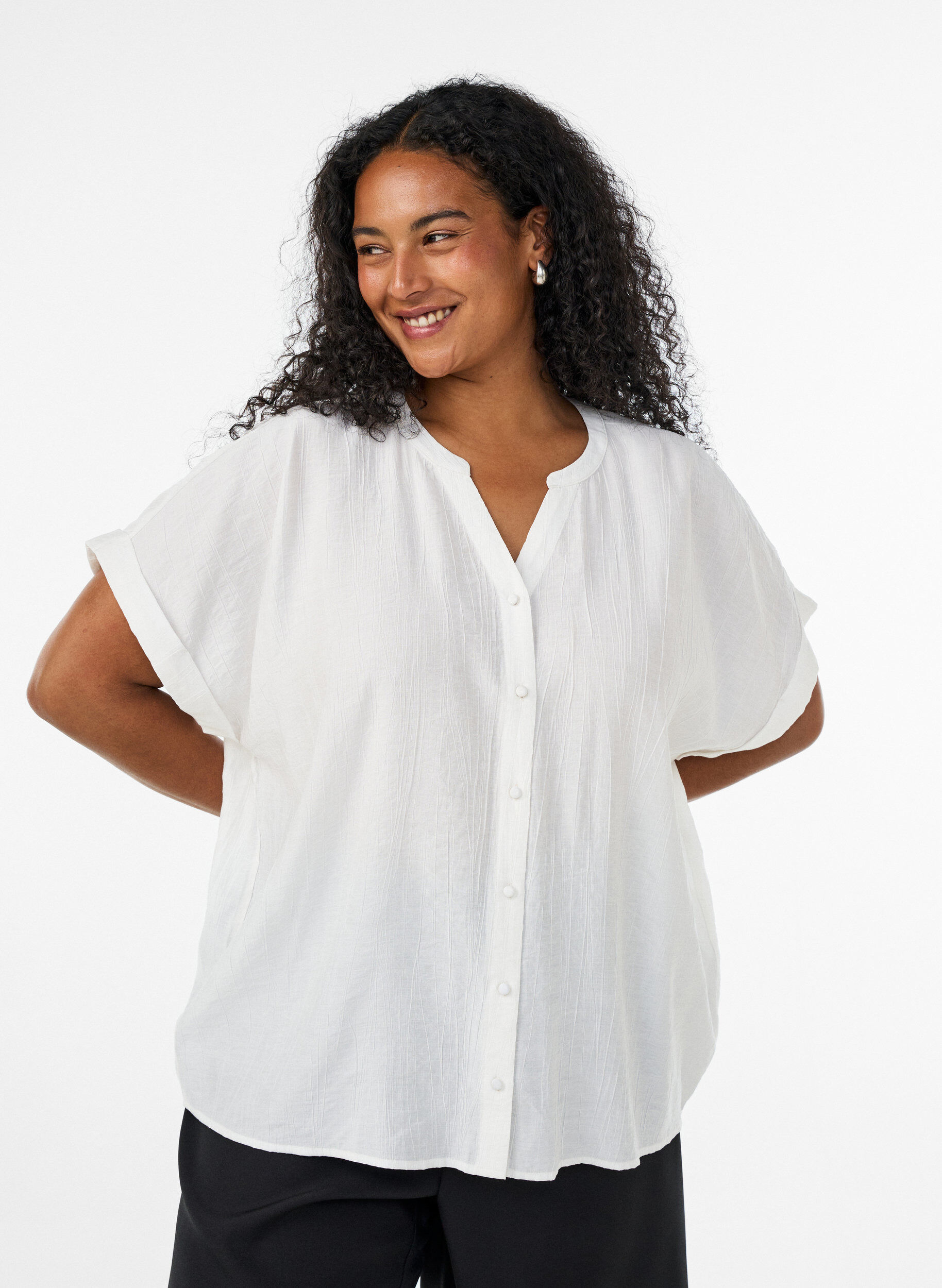 ZizziViskosebluse med knapper og struktur, Vanilla, Model image number 0
