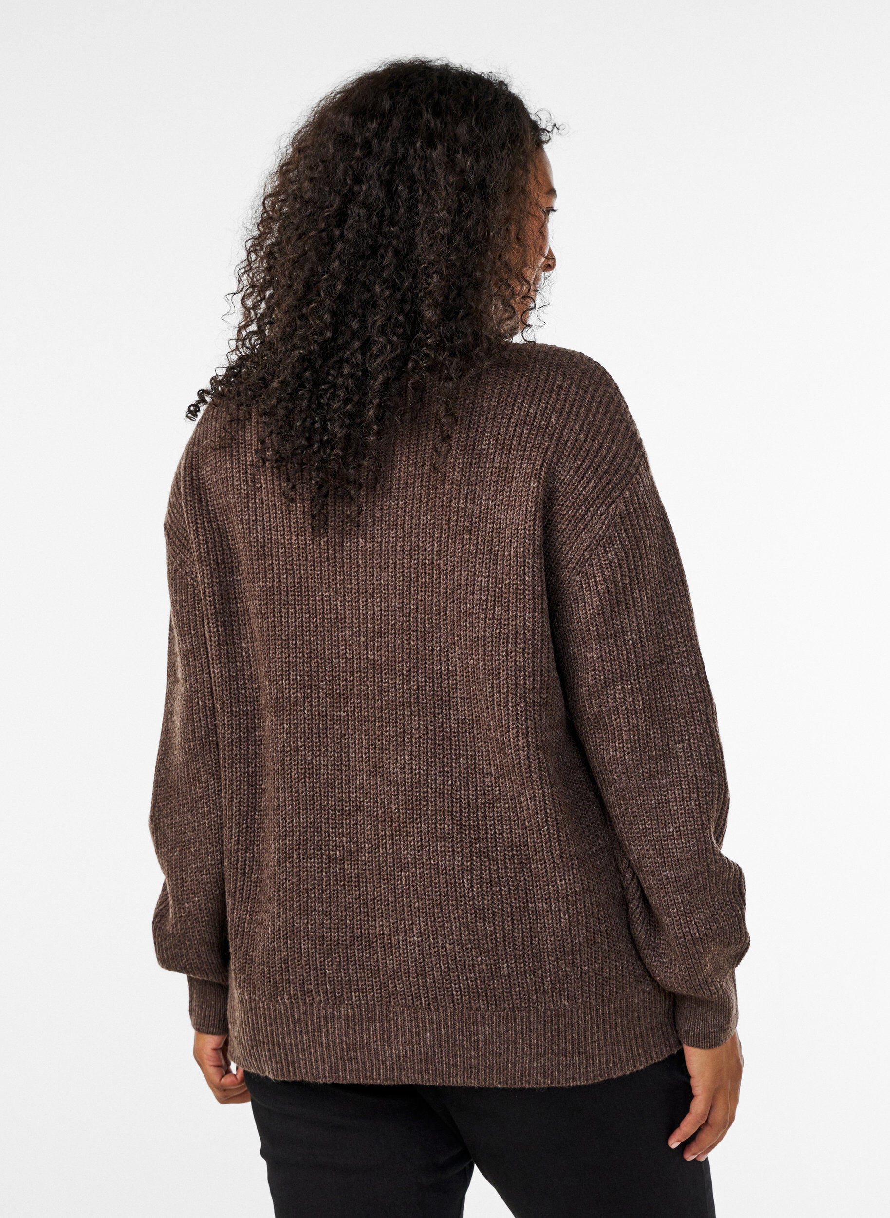ZizziStriktr&oslash;je med h&oslash;j hals og lynl&aring;s, Brun, Model image number 2