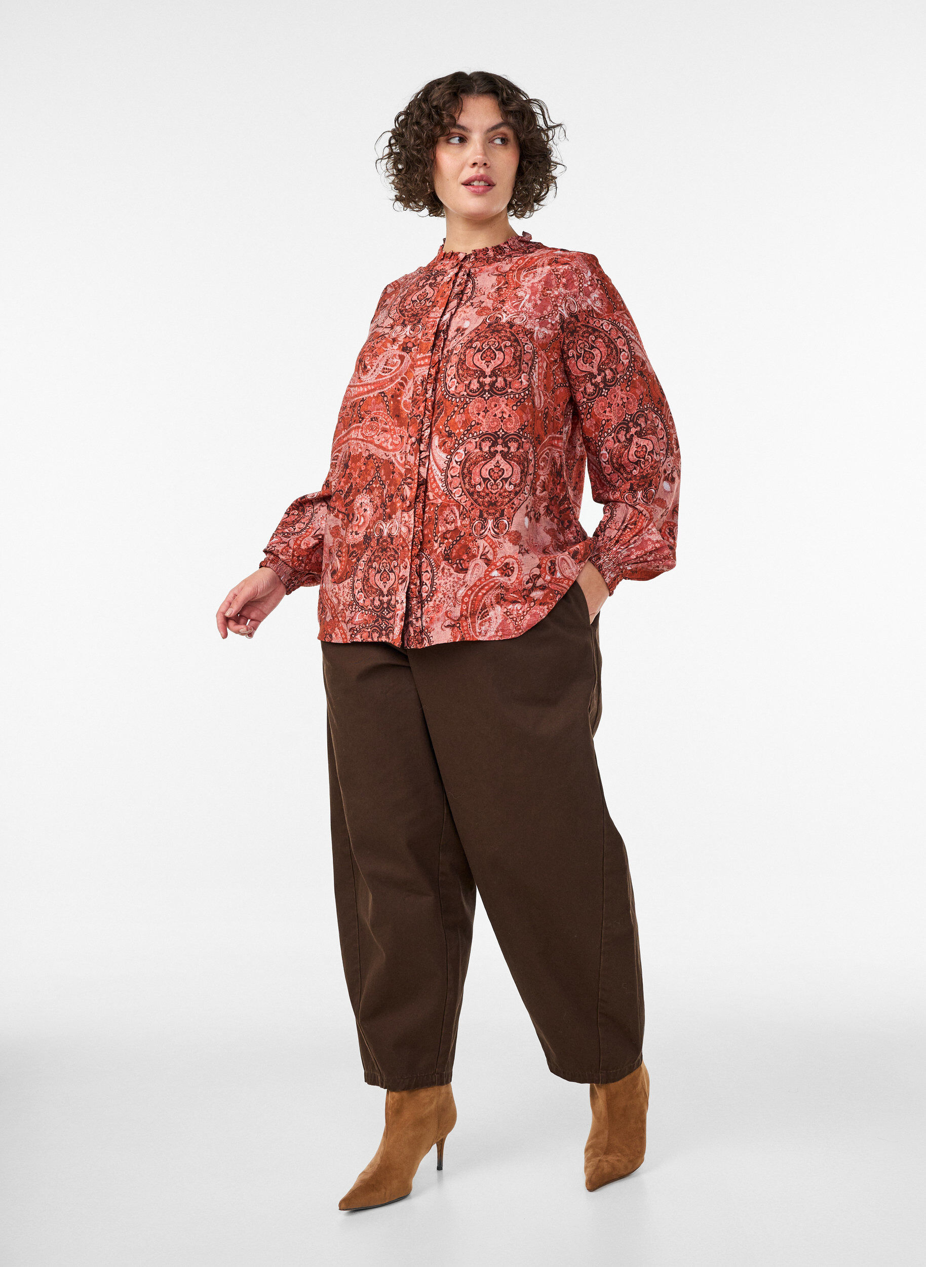 ZizziBluse i viskose med paisleyprint og fl&aelig;ser, Orange, Model image number 1