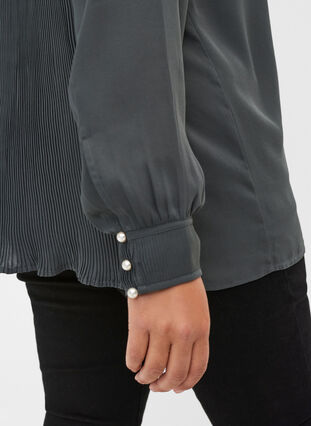 Skjorte med plissé og perleknapper, Asphalt, Model image number 3