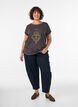 T-shirt med dekorativt frontprint, Gr&aring;, Model image number 1