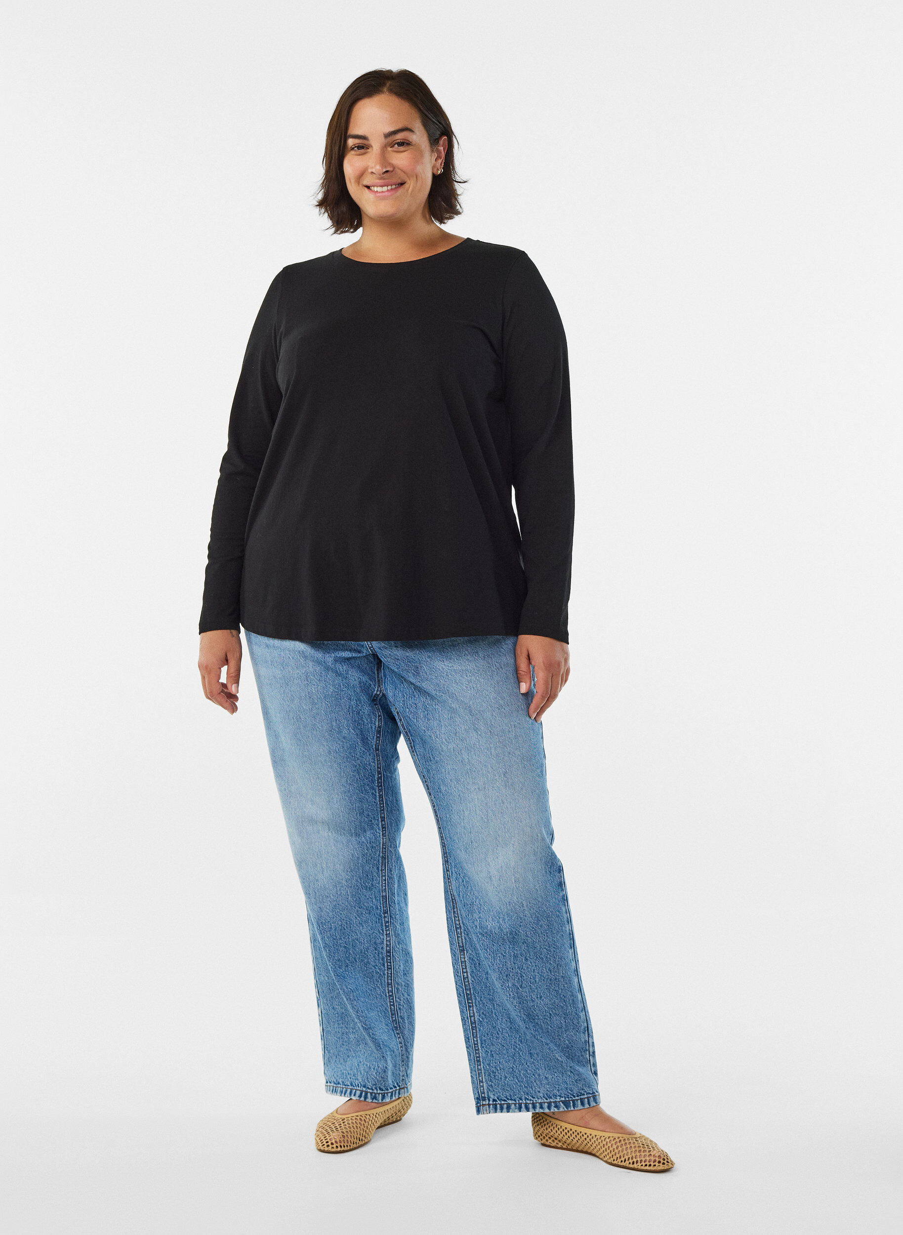 Zizzi Basis jerseybluse med lange &aelig;rmer, Sort, Model image number 1