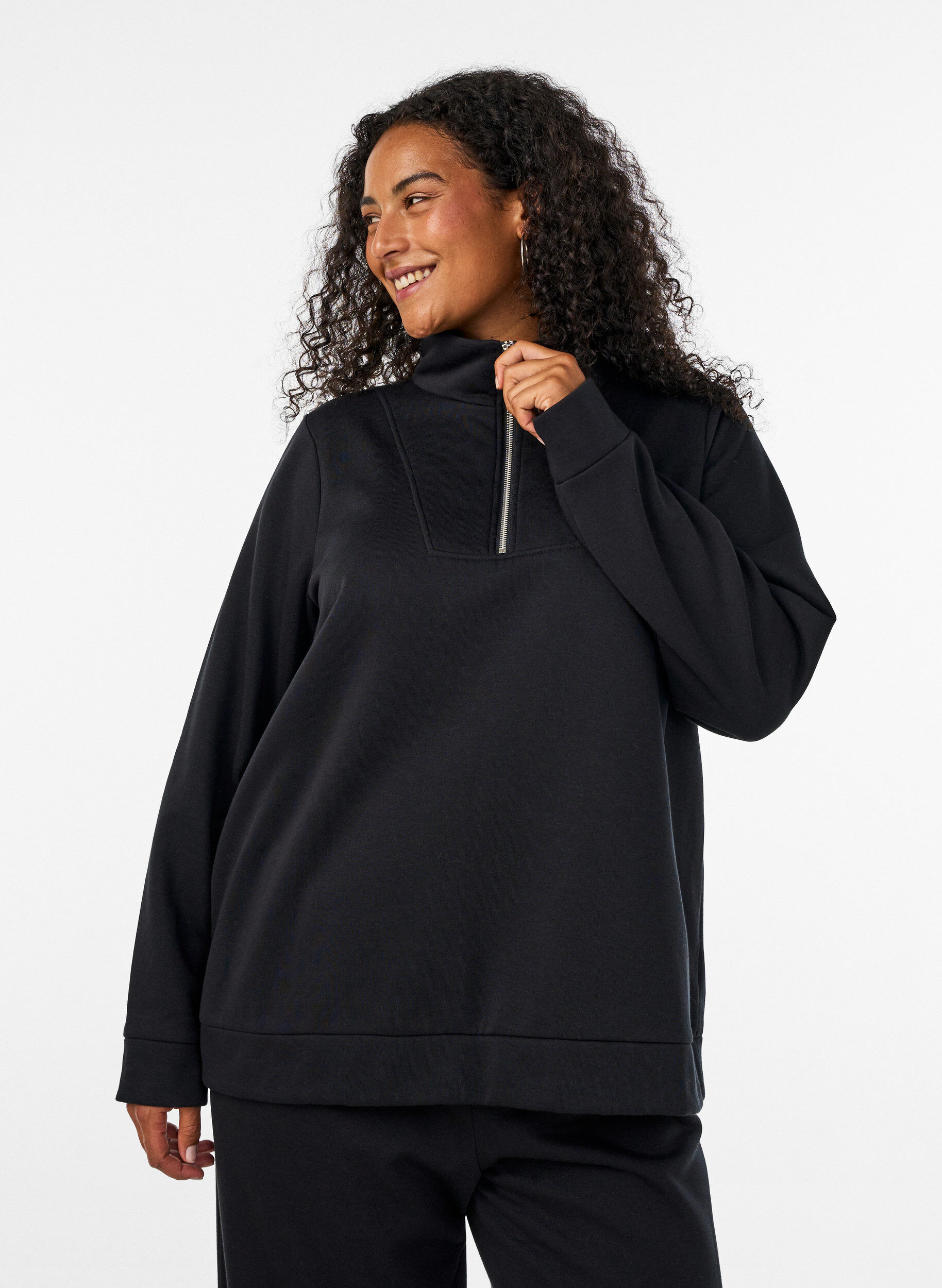 ZizziSweatshirt med h&oslash;j krave og lynl&aring;s, Sort, Model image number 0